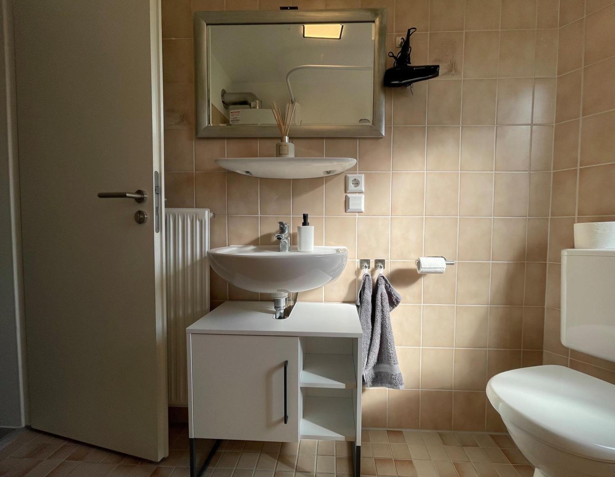Stilvolles Apartment Mit Einzigartigem Charme 博登斯边的拉多夫采尔 外观 照片